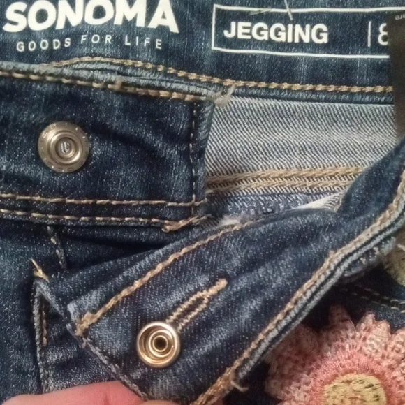 Sonoma Blue Skinny Jeans with Modern Fit And Embroidered Flowers - Picture 6 of 11